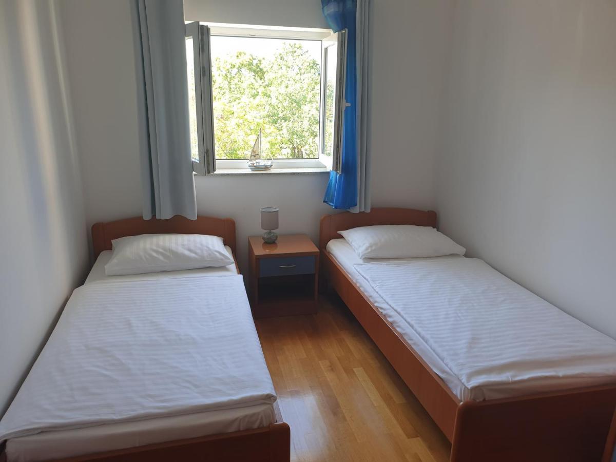 Apartments Mare & Mons Deluxe Malinska Kültér fotó