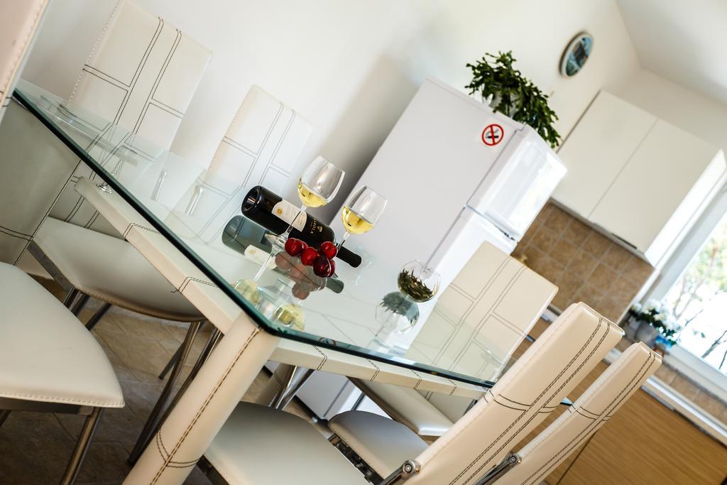 Apartments Mare & Mons Deluxe Malinska Kültér fotó