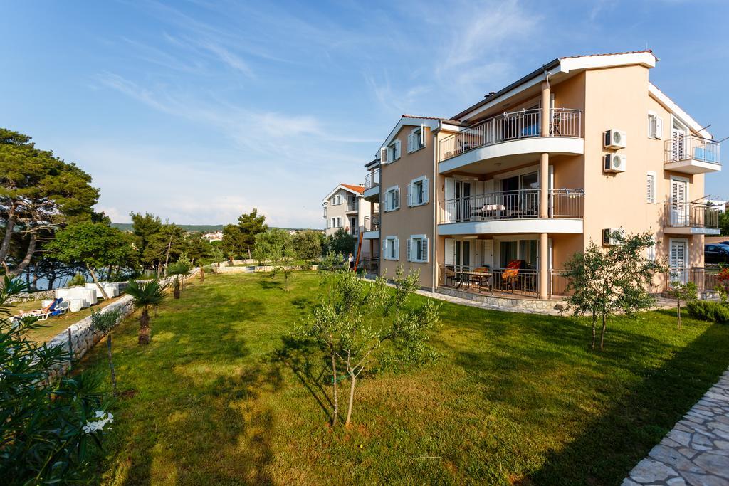 Apartments Mare & Mons Deluxe Malinska Kültér fotó