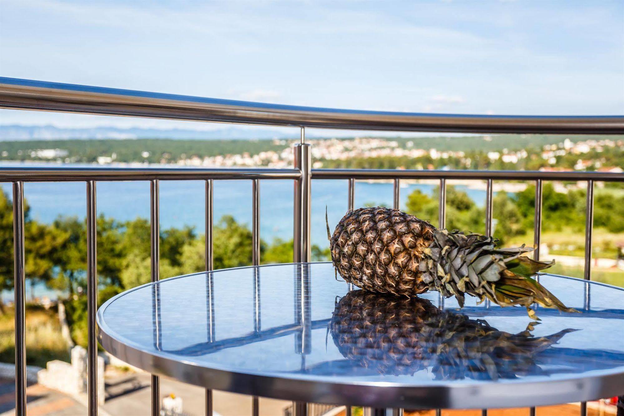 Apartments Mare & Mons Deluxe Malinska Kültér fotó